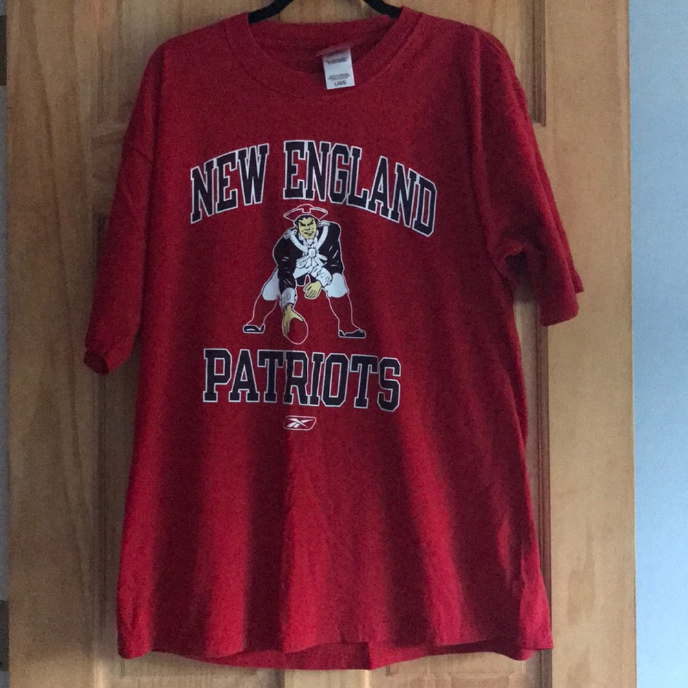 Red Patriots jersey
